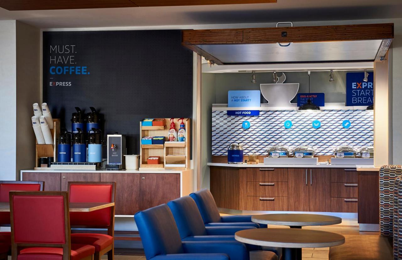 Holiday Inn Express & Suites Woodside Laguardia Airport New York Buitenkant foto