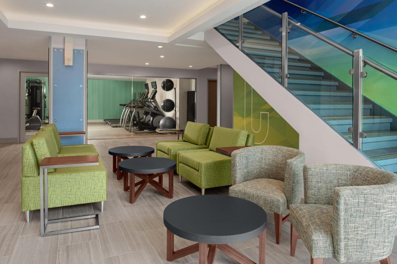 Holiday Inn Express & Suites Woodside Laguardia Airport New York Buitenkant foto