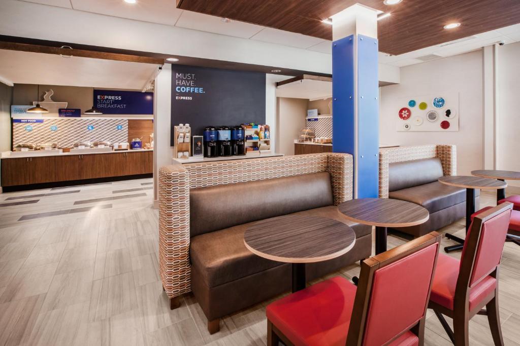 Holiday Inn Express & Suites Woodside Laguardia Airport New York Buitenkant foto